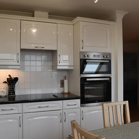 Flat 18 Pochin House *
